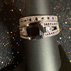 Black onyx double band on vintage setting size 8